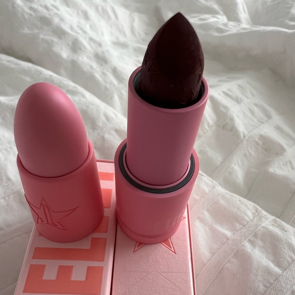BNIB JEFFREE STAR velvet lipstick Communion Wine
